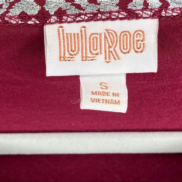 NWT Elegant LuLaRoe Silver Maroon Gigi Shirt Small - Picture 2 of 6